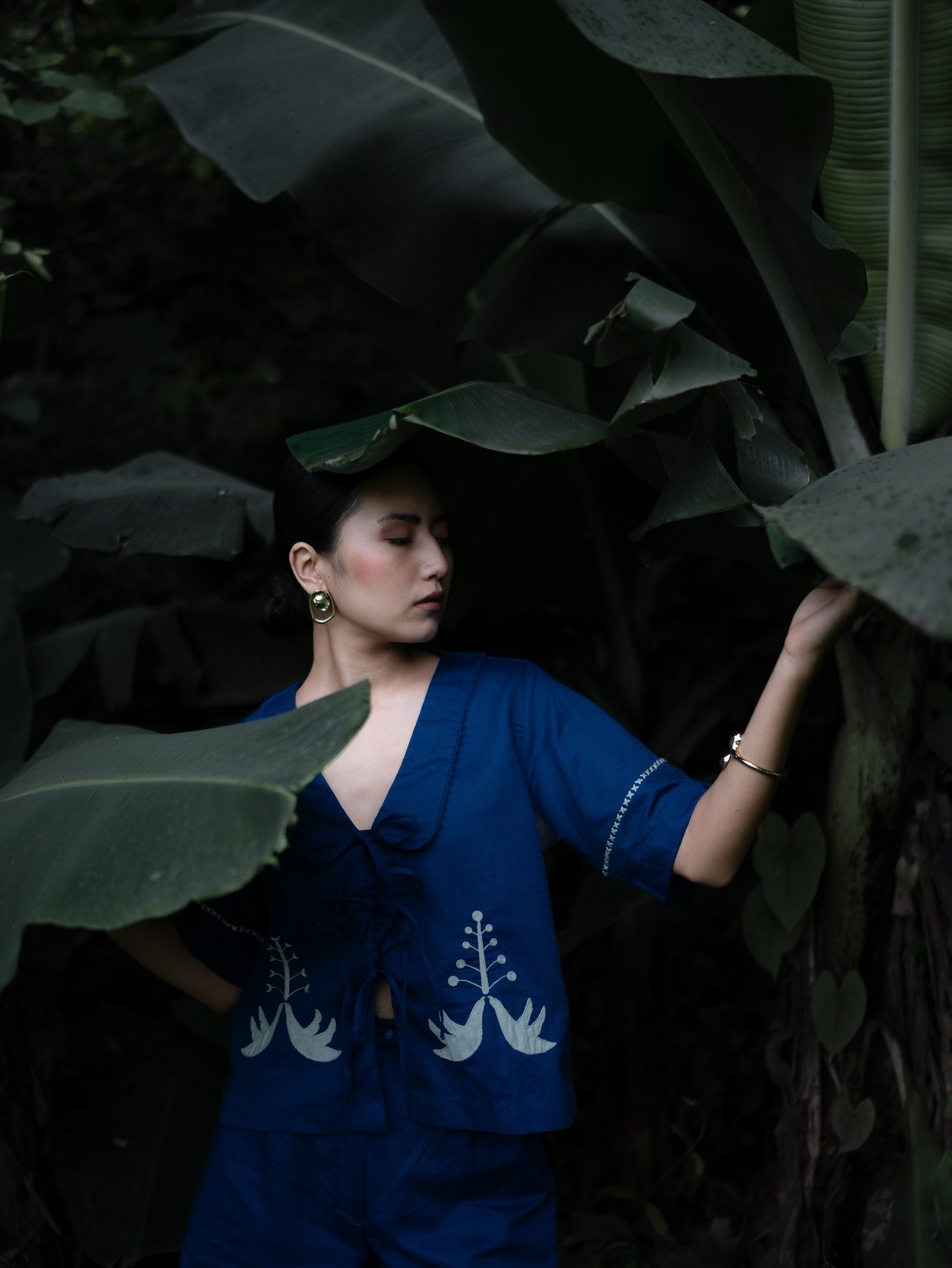 This festive season, we unveil Odara — an artisanal capsule of limited editions.
Silhouettes that breathe, fabrics that sway, colours that hum in quiet harmony.

A gentle romance in simplicity, crafted to linger beyond the moment. ✨

Shop at www.urnam.com